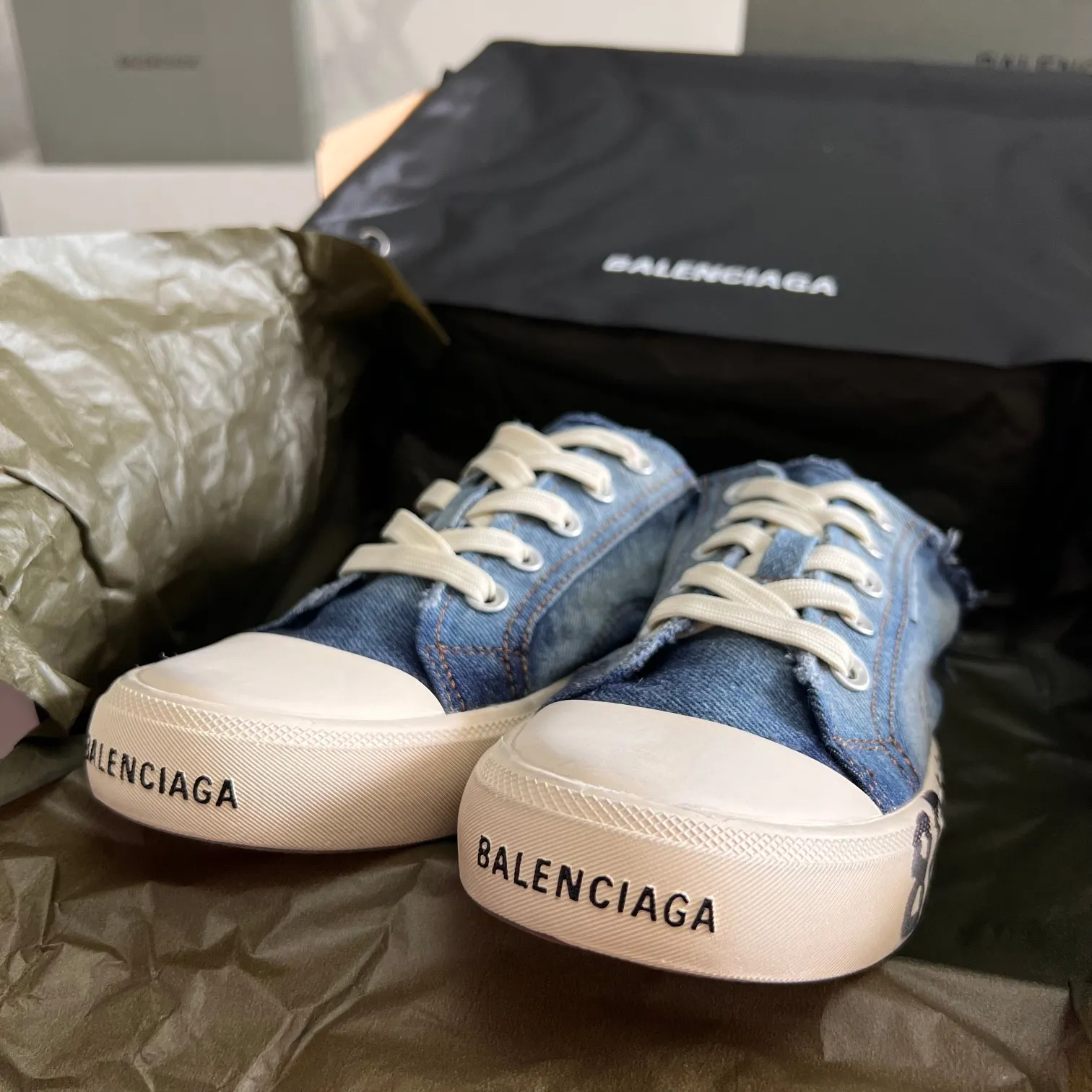 👟👟Ex-factory price 460👟👟 Semi-drag denim print BALENCIAGA washed and distressed semi-drag low-top with original packaging Code number: 35-44 (45 customized)
